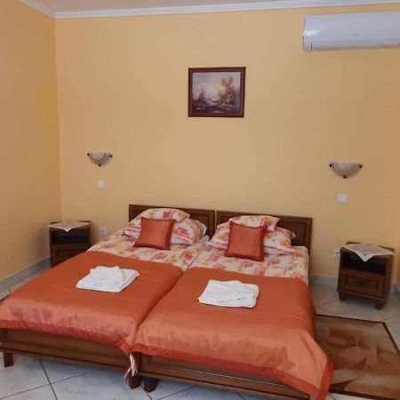 Harmonia Panzio Hotel Sárospatak Eksteriør billede