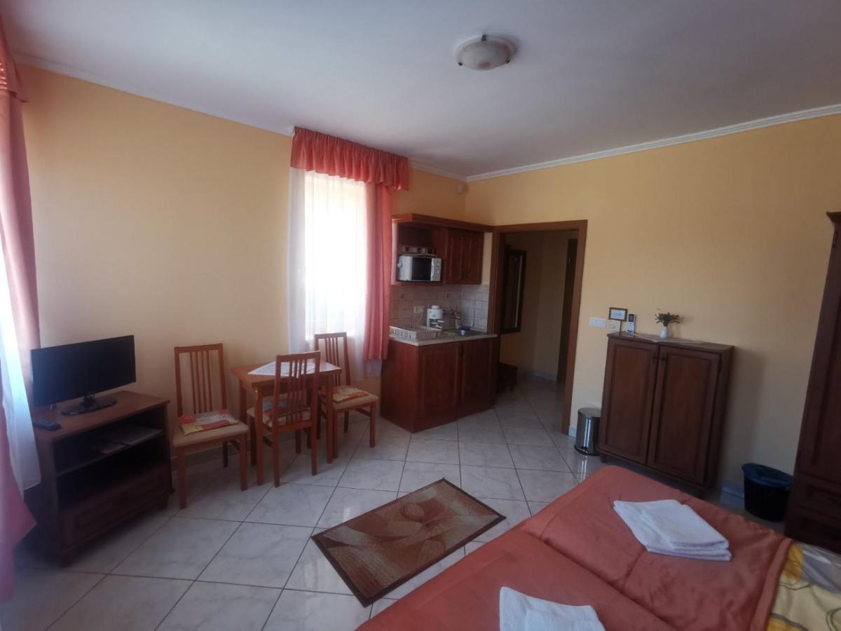 Harmonia Panzio Hotel Sárospatak Eksteriør billede