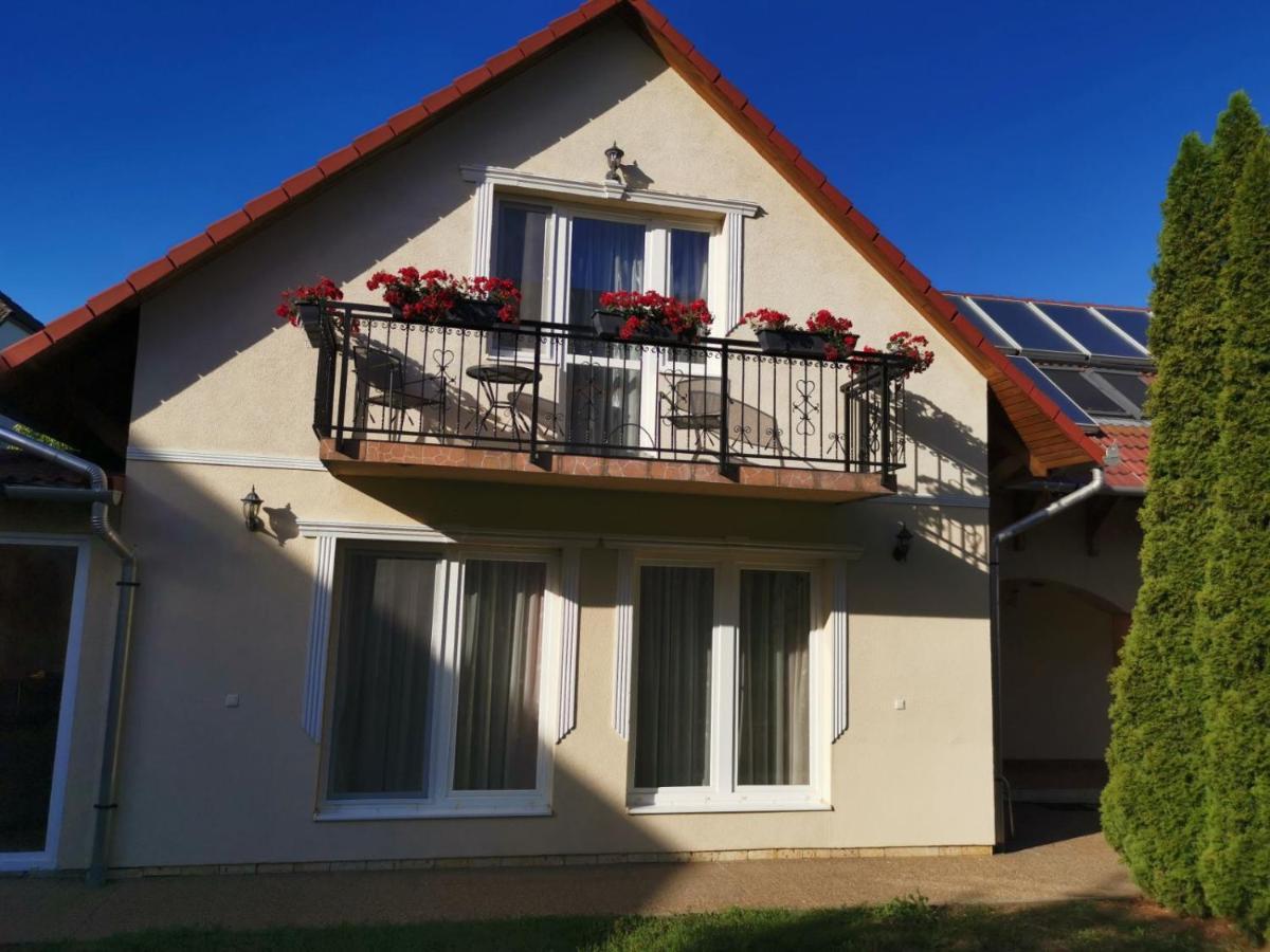 Harmonia Panzio Hotel Sárospatak Eksteriør billede
