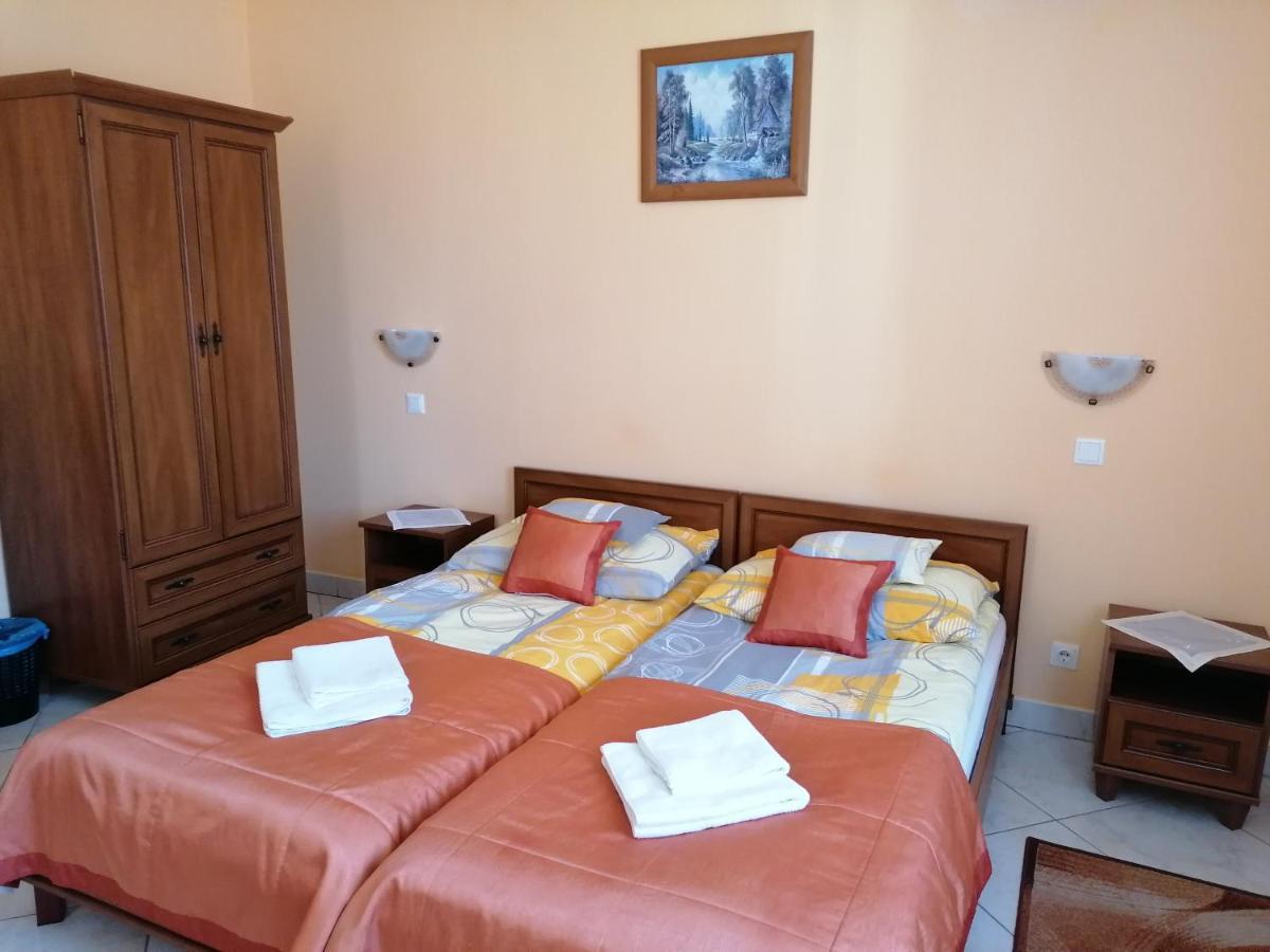 Harmonia Panzio Hotel Sárospatak Eksteriør billede